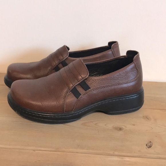 Dansko brown leather loafer style clogs shoes size 37 or 7 - Picture 1 of 14